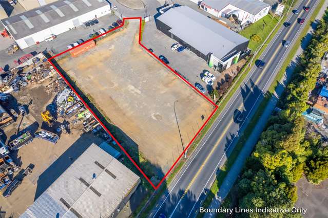 Fenced Flat Yard with Profile