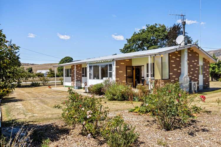 6 Cambridge Road, Patearoa_1