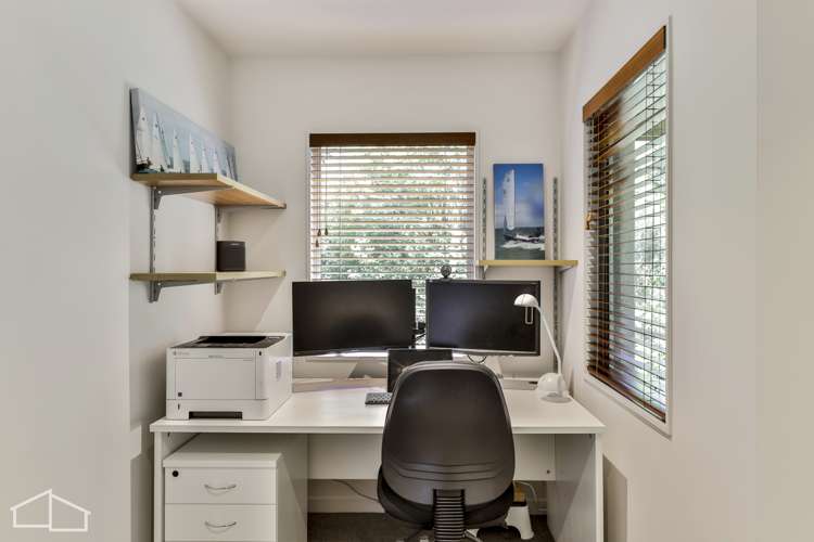 57 Staincross Street Green Bay_33