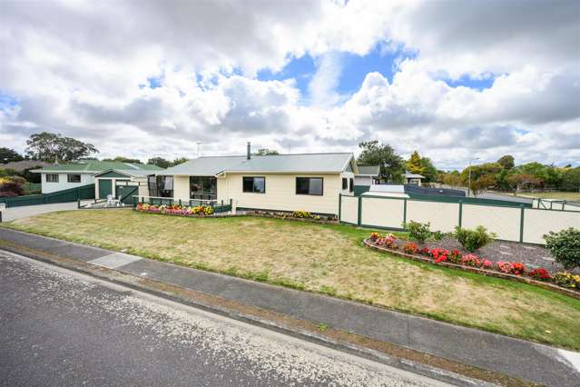 WARM HOME, LOCK-UP & LEAVE, QUIET LOCATION