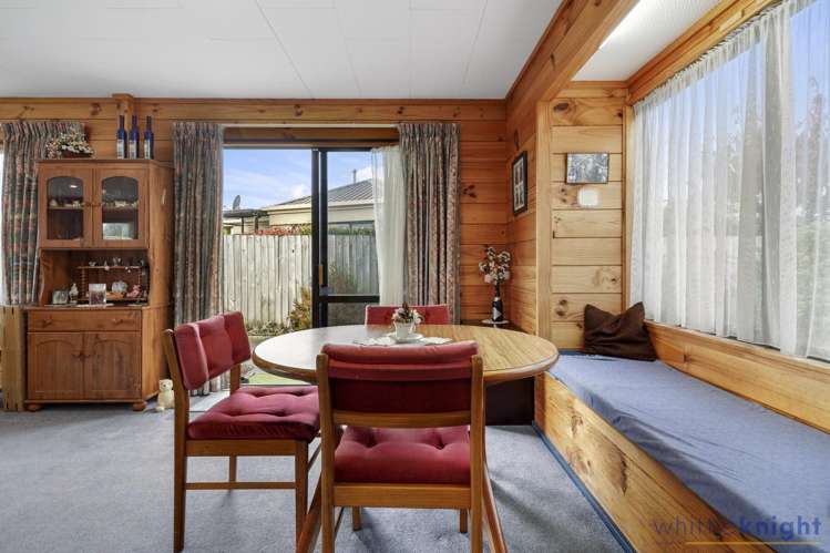 5 Devon Crescent Darfield_5