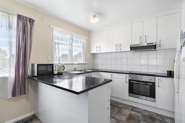 10 Williams Crescent Otara_1