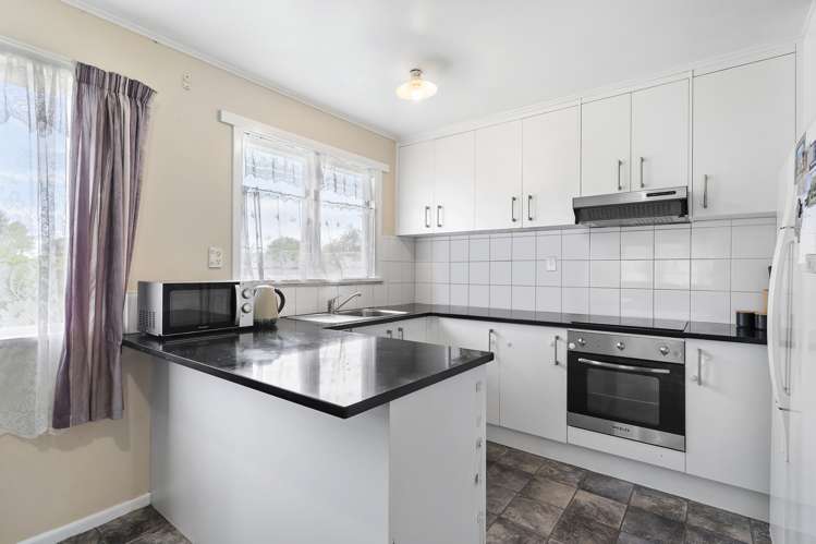 10 Williams Crescent Otara_1