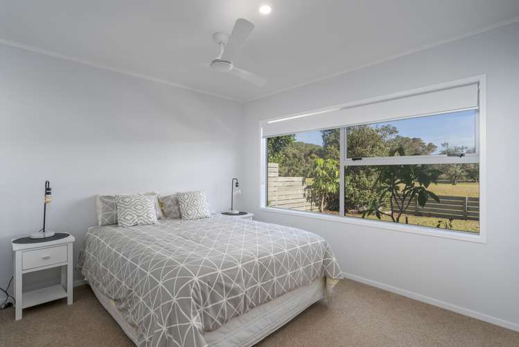 127 The Fairway Matarangi_8