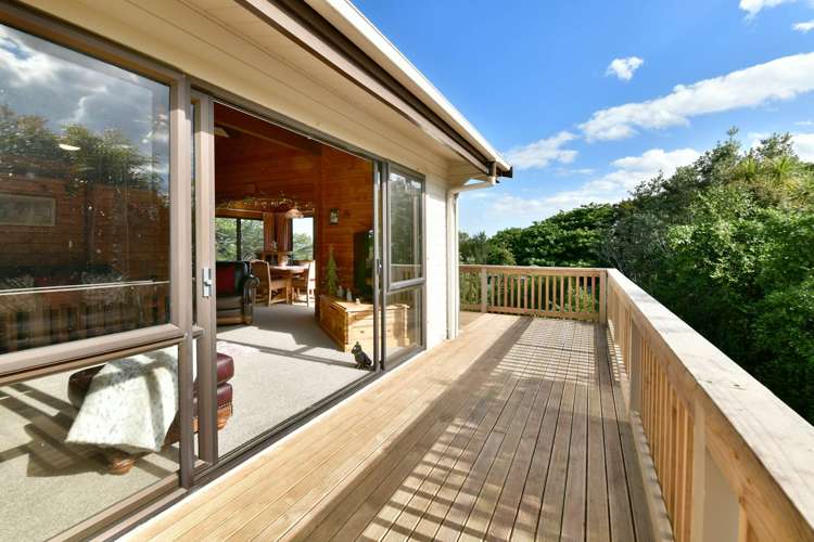 1/1129 Whangaparaoa Road Tindalls Beach_9
