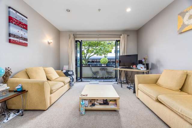 Pied-a-Terre for Pennies!