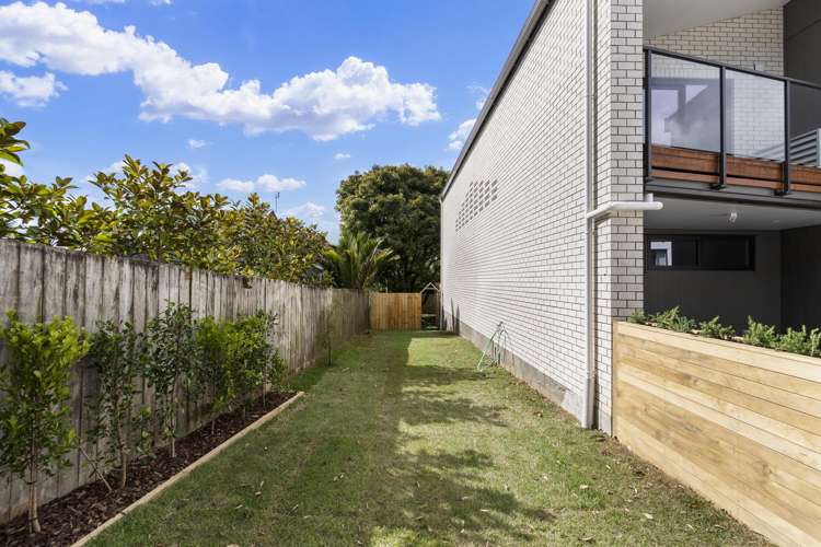 63 Owairaka Avenue Mount Albert_18