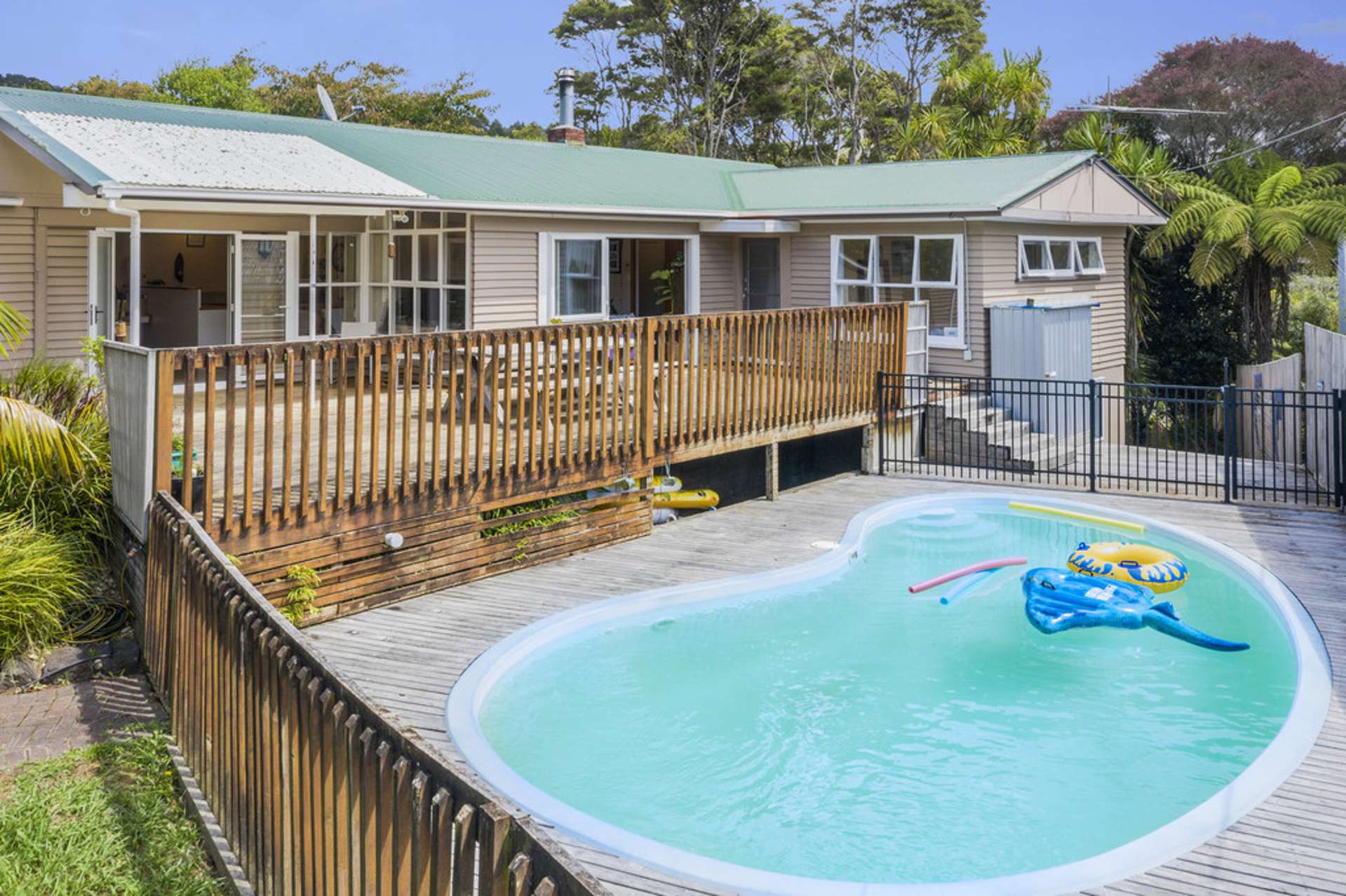 64 Woodfern Crescent Titirangi_0