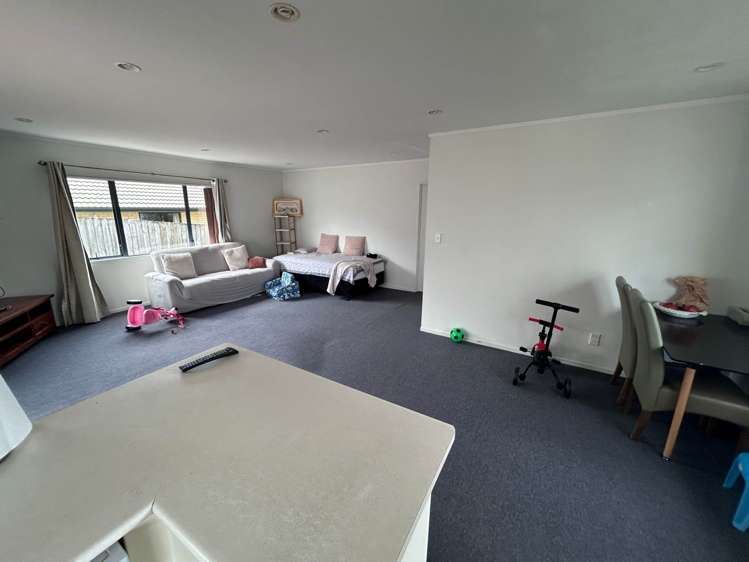2/250 Wairau Road Glenfield_6