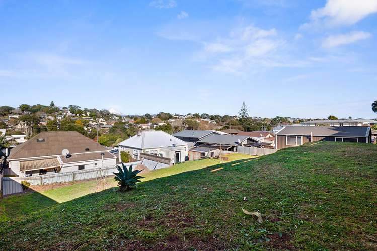 92 Young Street New Plymouth_12