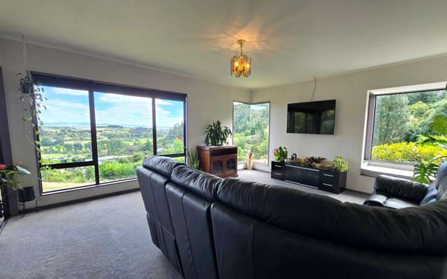 "FAMILY HOME ON A PRIVATE LIFESTYLE"