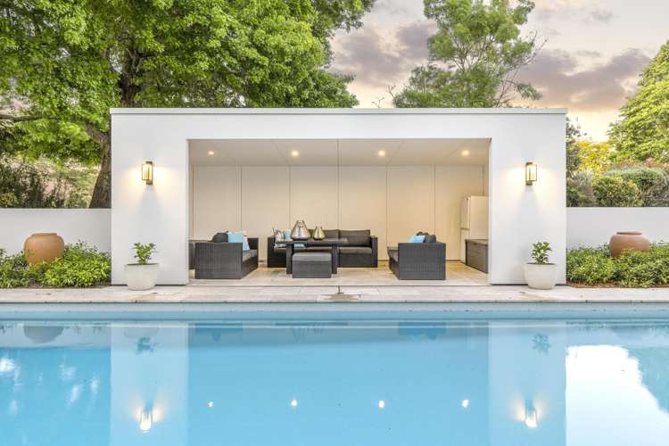 203 Athlone Drive Cambridge_1