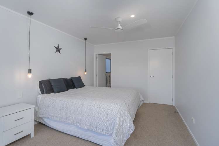 127 The Fairway Matarangi_6