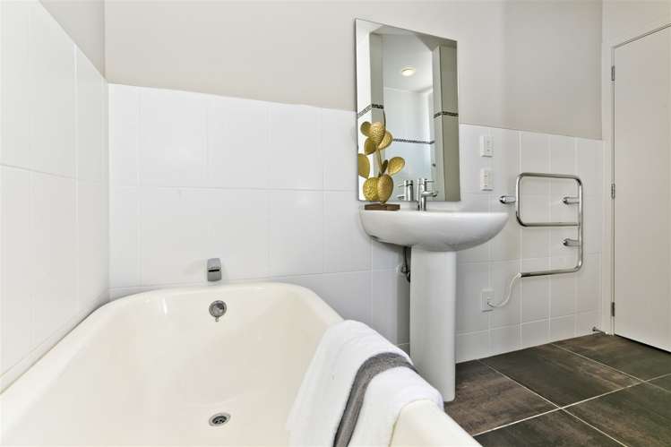 20 Carol Lee Place Albany Heights_15