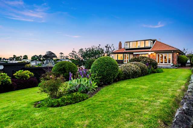Seaside Glendowie home with redevelopment potential up for auction