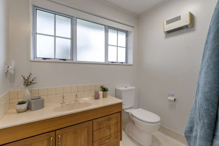 9 Old Coach Road Otaki Beach_12