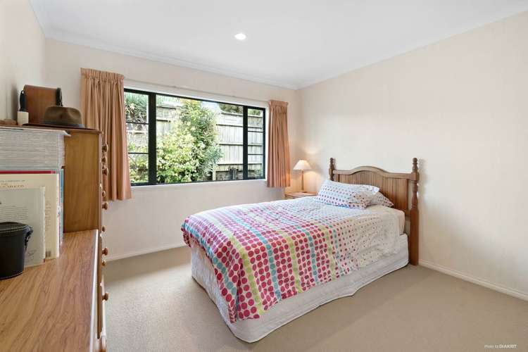 9c Beach Road Mellons Bay_13