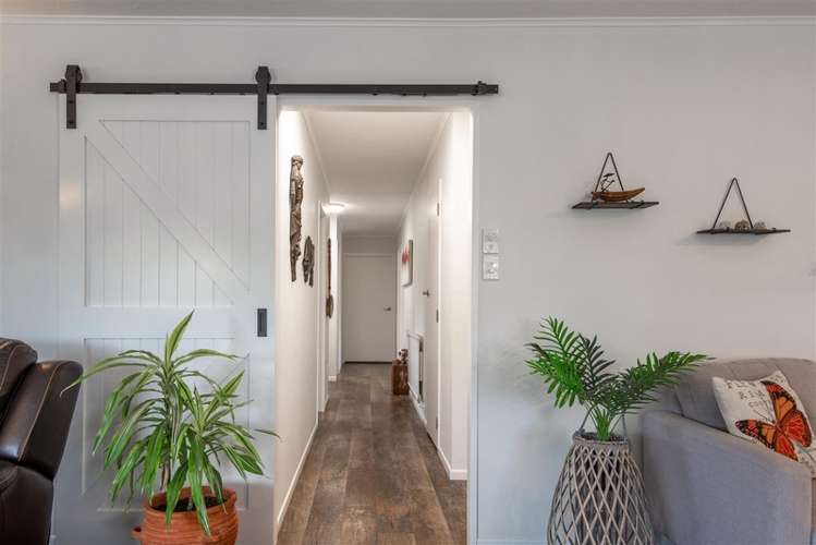 32a Holland Street Glenholme_16