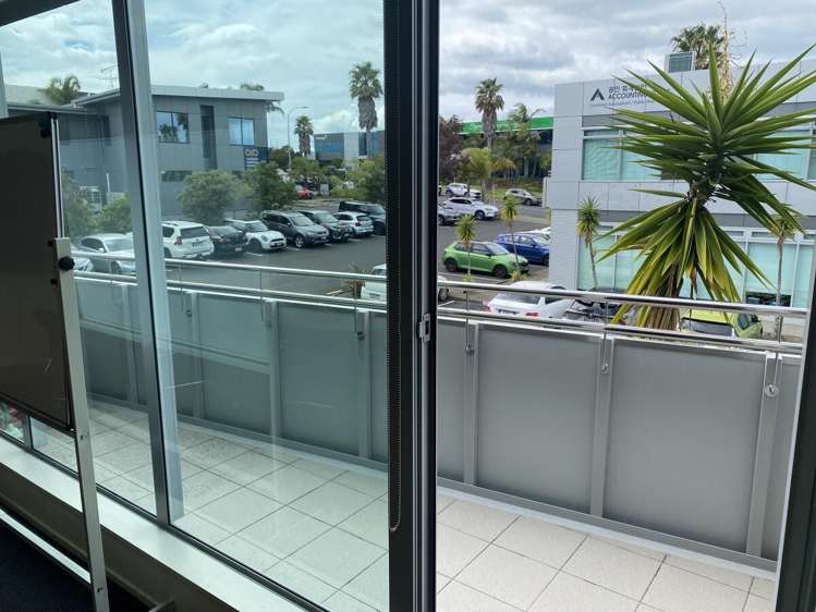 F1, 4  Antares Place Rosedale_6