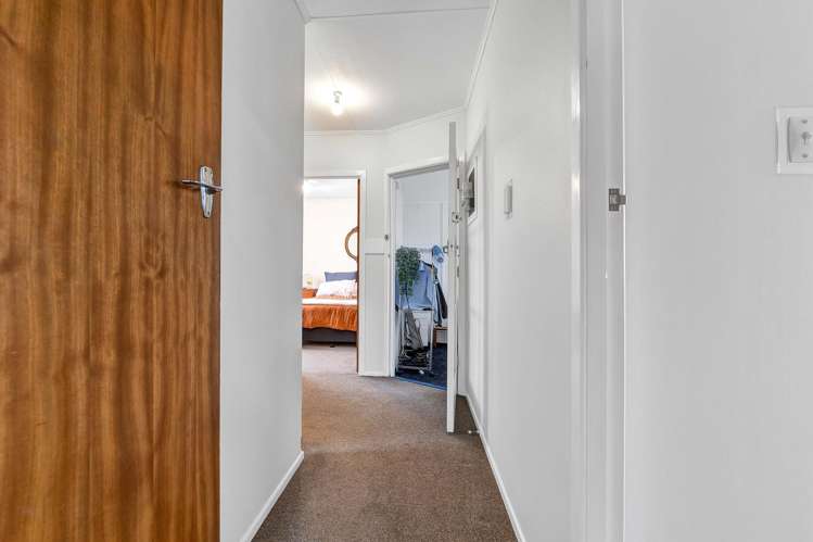 15B Mayfair Place Westown_5