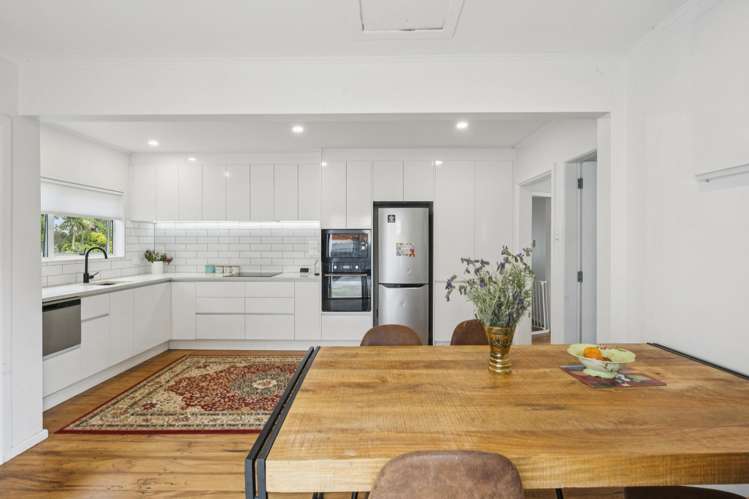 1/75 Atkinson Road Titirangi_4