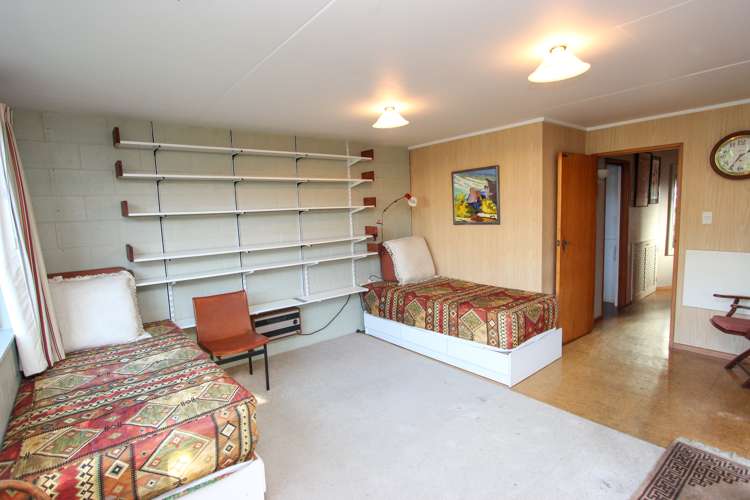 167 Queens Drive Richmond_12