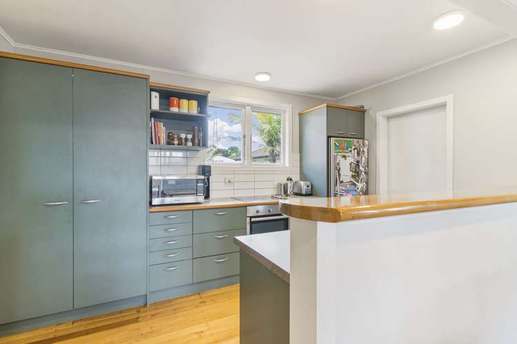 16 Vera Road Te Atatu South_11