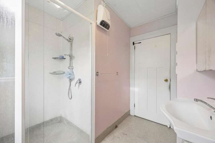 117 North Road North East Valley_11