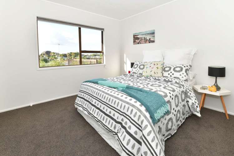 8 Waiora Road Stanmore Bay_18