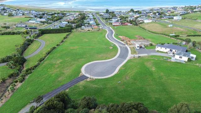 Seaside Bliss:  Stunning Sections in Riverton