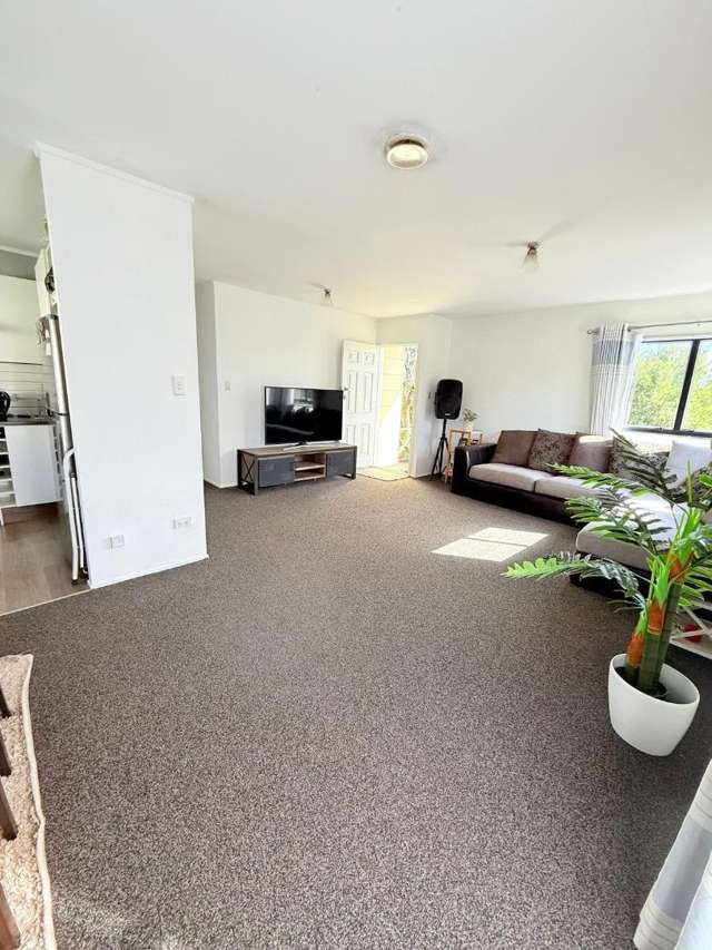 2/159A Manuka Road 10878_2