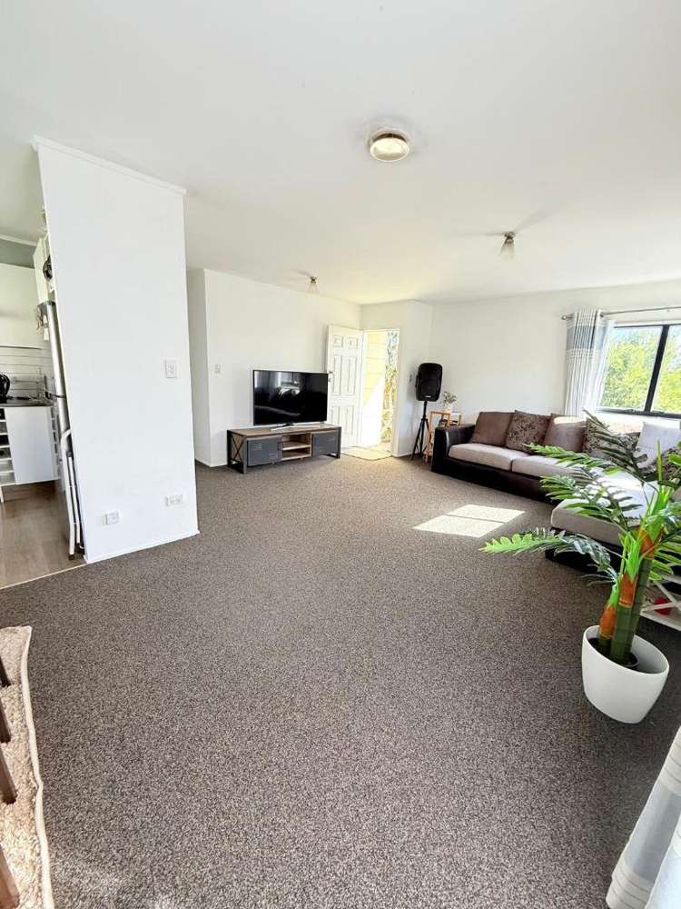 2/159A Manuka Road 10878_2