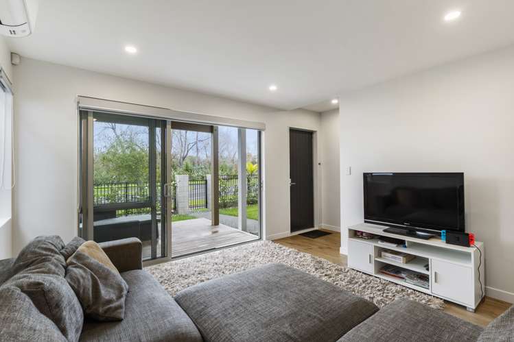 163 Bonair Crescent Silverdale_5