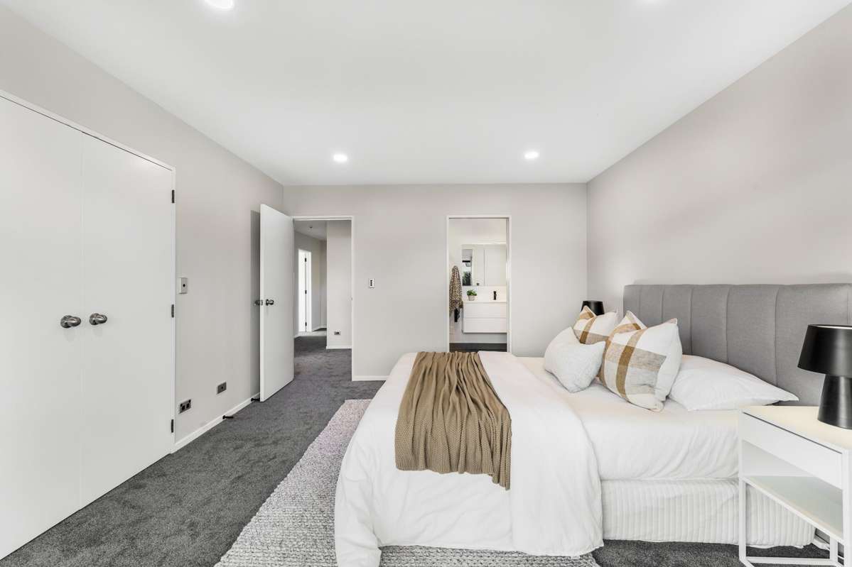 77B Waiatarua Road_4