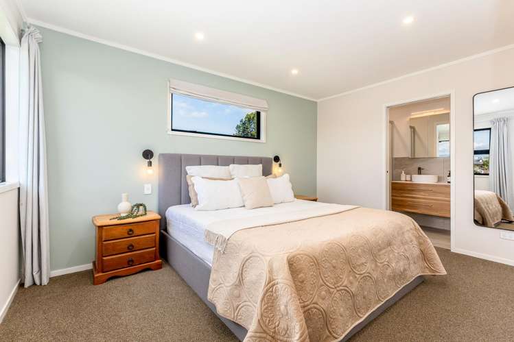86 Field Street Silverstream_13