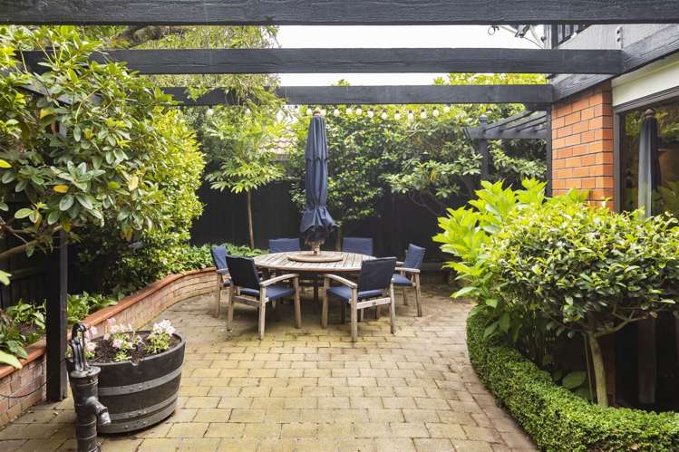 5b Regency Crescent Redwood_30