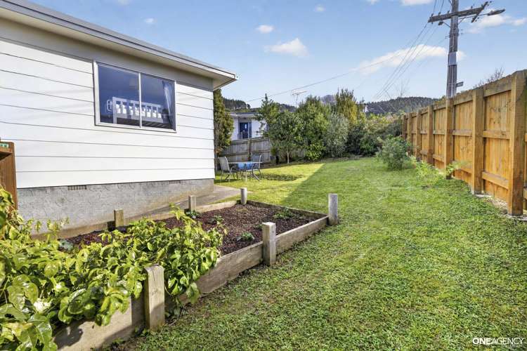 71 Larsen Crescent Tawa_15