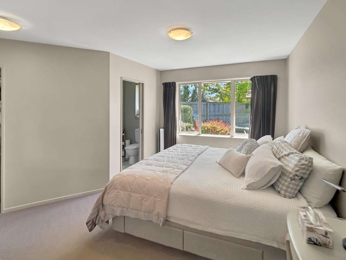 Hillmorton - 4 Bedrooms 5