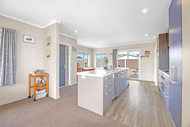 15 Cuffs Road Wainoni_1
