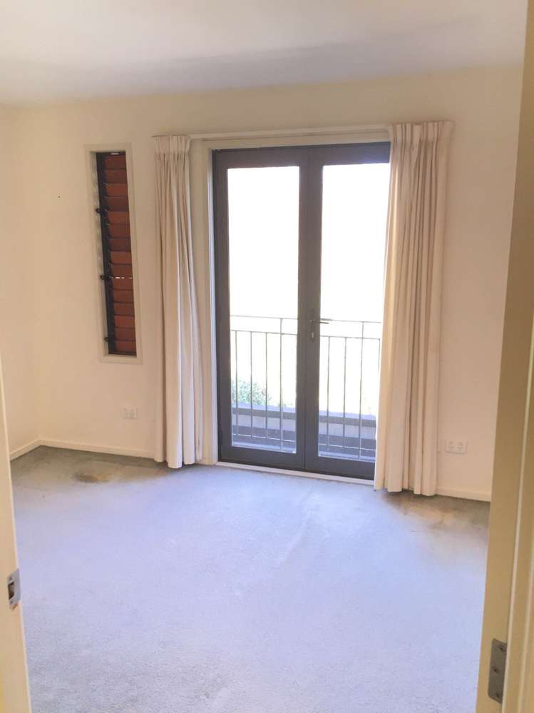 13/8 Dock Street Auckland Central_5