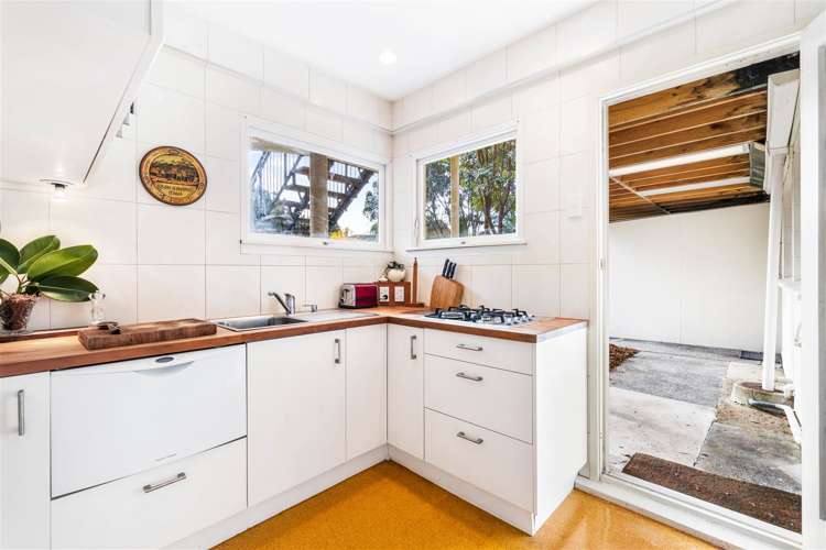 113 Tiroroa Avenue Te Atatu South_16