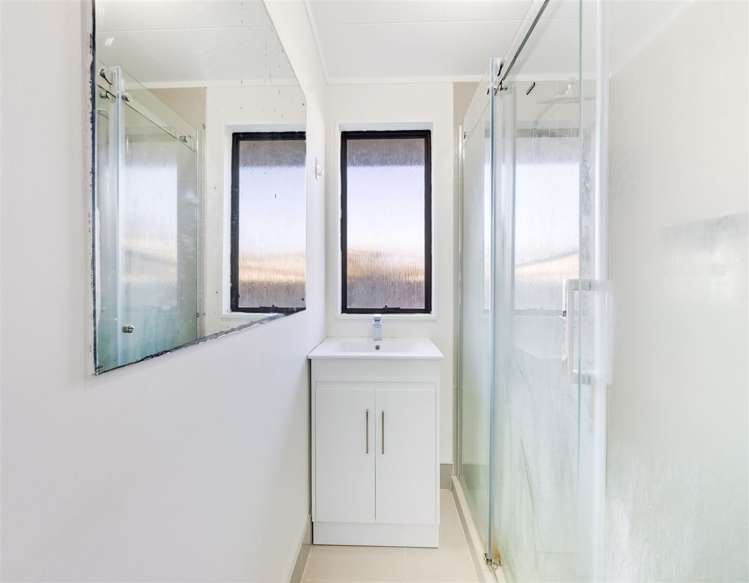 2/28 Kennington Drive Clendon Park_7