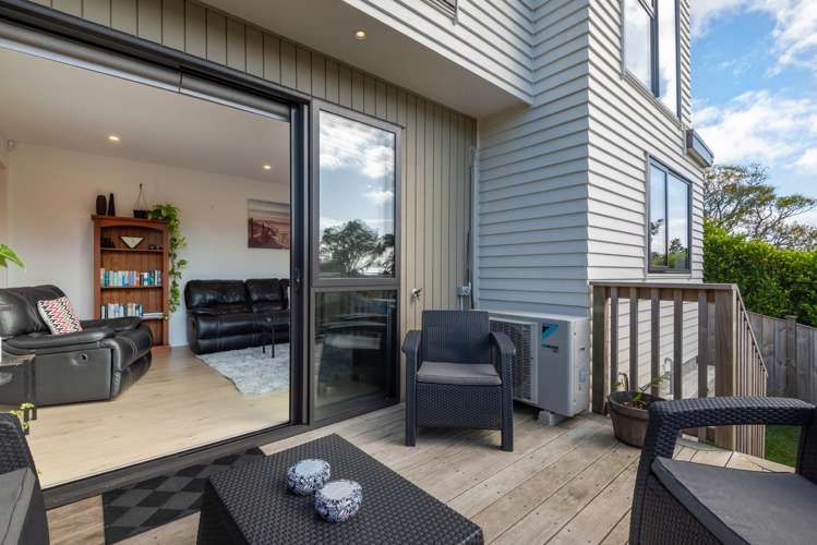 8/26 Long Bay Drive Torbay_18