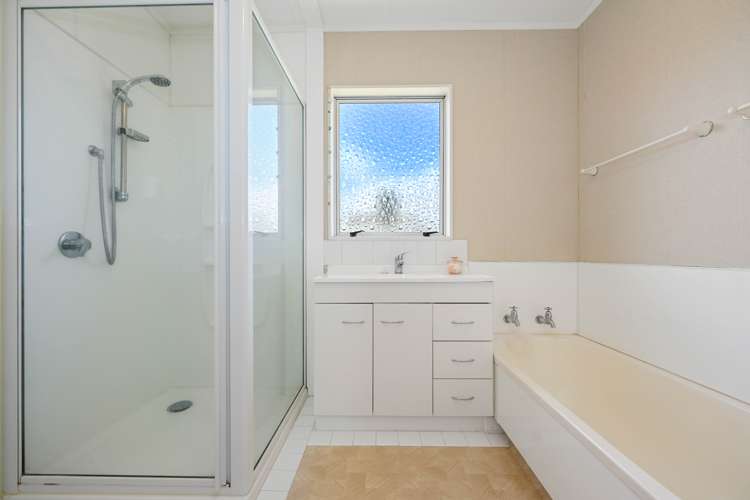 9a Emma Place Pukete_11