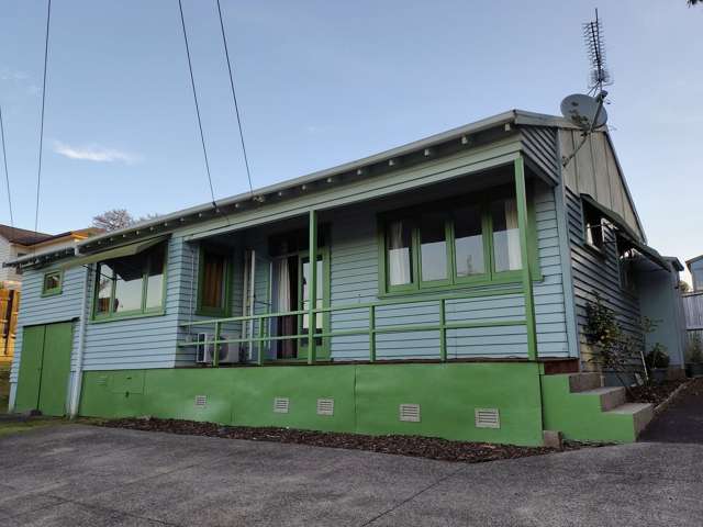 a cute 2Bedroom house in Hillsborough