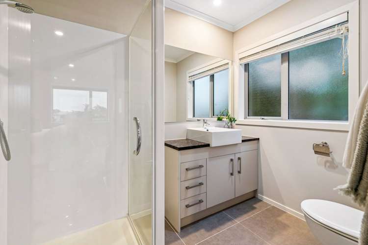 53 Sovereign Street Flat Bush_19