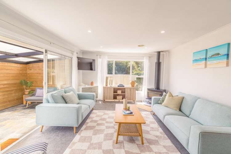 b/199 Rocking Horse Road Southshore_3