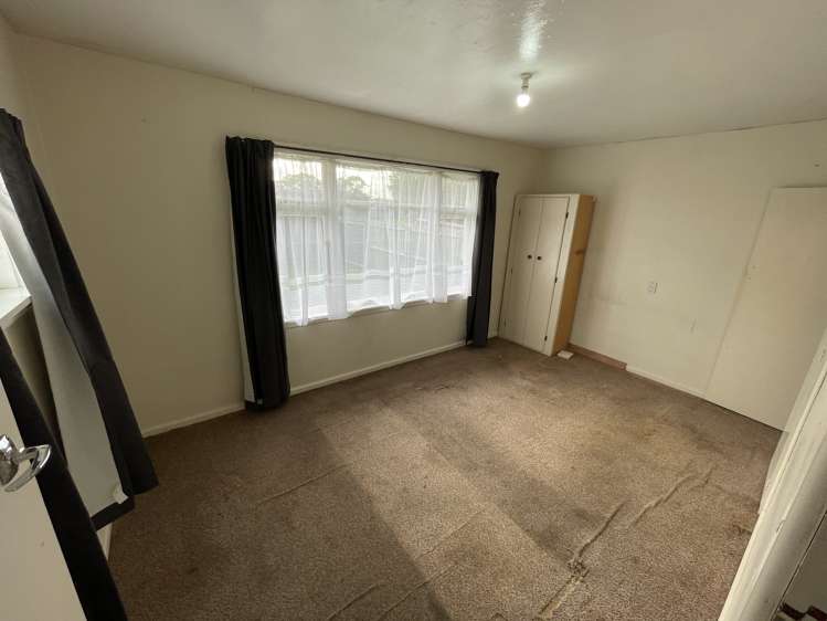 1/84 Travis Road Burwood_4