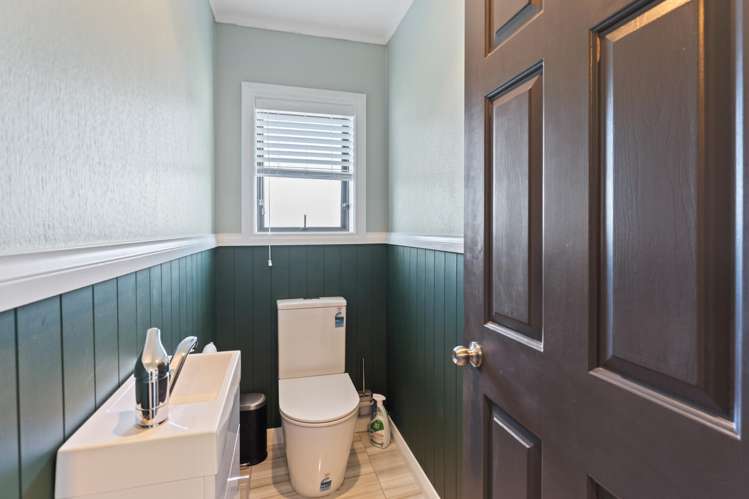 14 Koromiko Street Otaki Beach_21