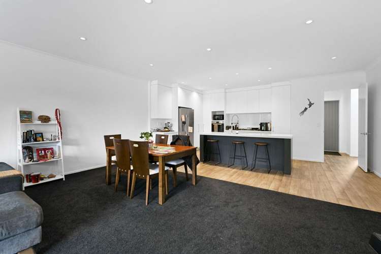58E Herbert Road 10469_6